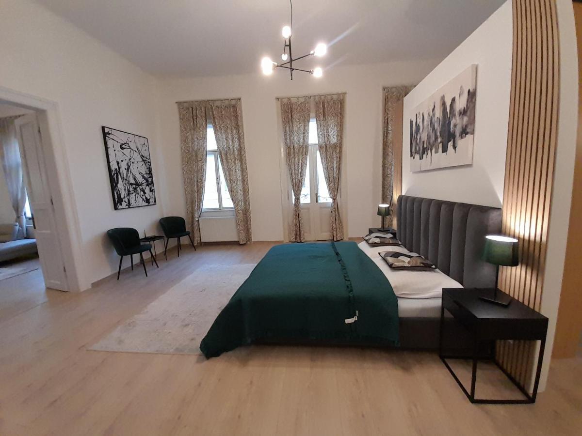Entrez Apartment 3 - Historical Centre Kosice Bagian luar foto