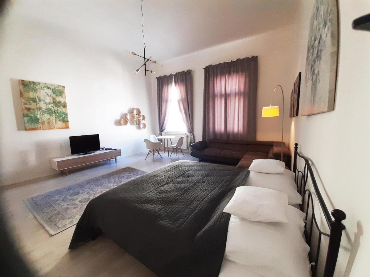 Entrez Apartment 3 - Historical Centre Kosice Bagian luar foto