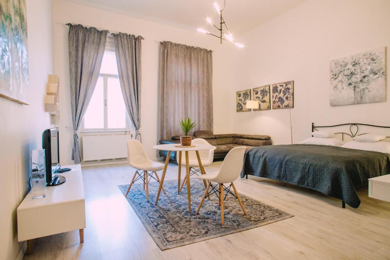 Entrez Apartment 3 - Historical Centre Kosice Bagian luar foto